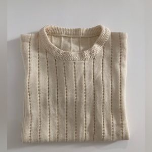 Knitted Short Sleeve Sweater. M
